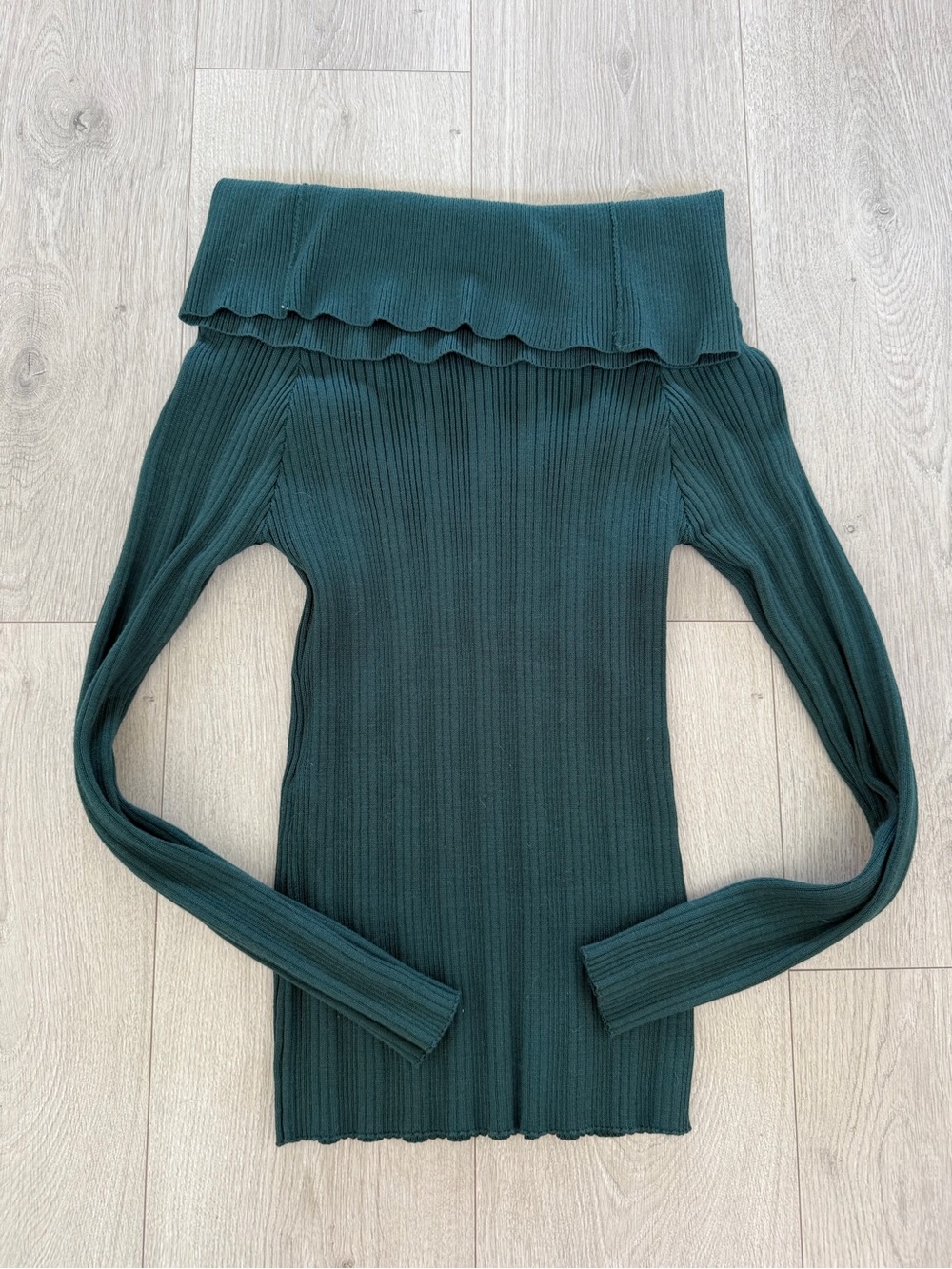 BCX Ribbed Off-Shoulder Sweater in Forest Green
